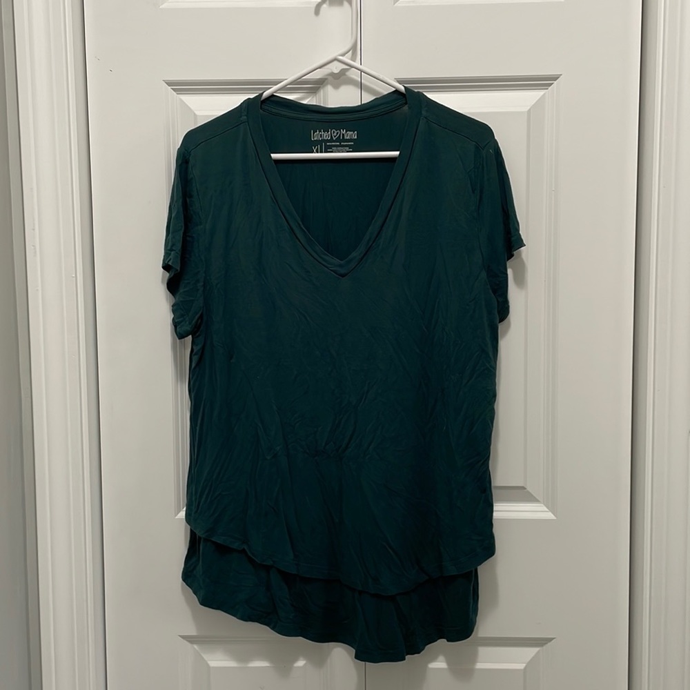 V-Neck boyfriend nursing tee, XL